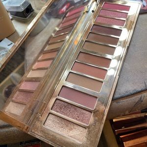 Charlotte Tilbury Pillow Talk eyes